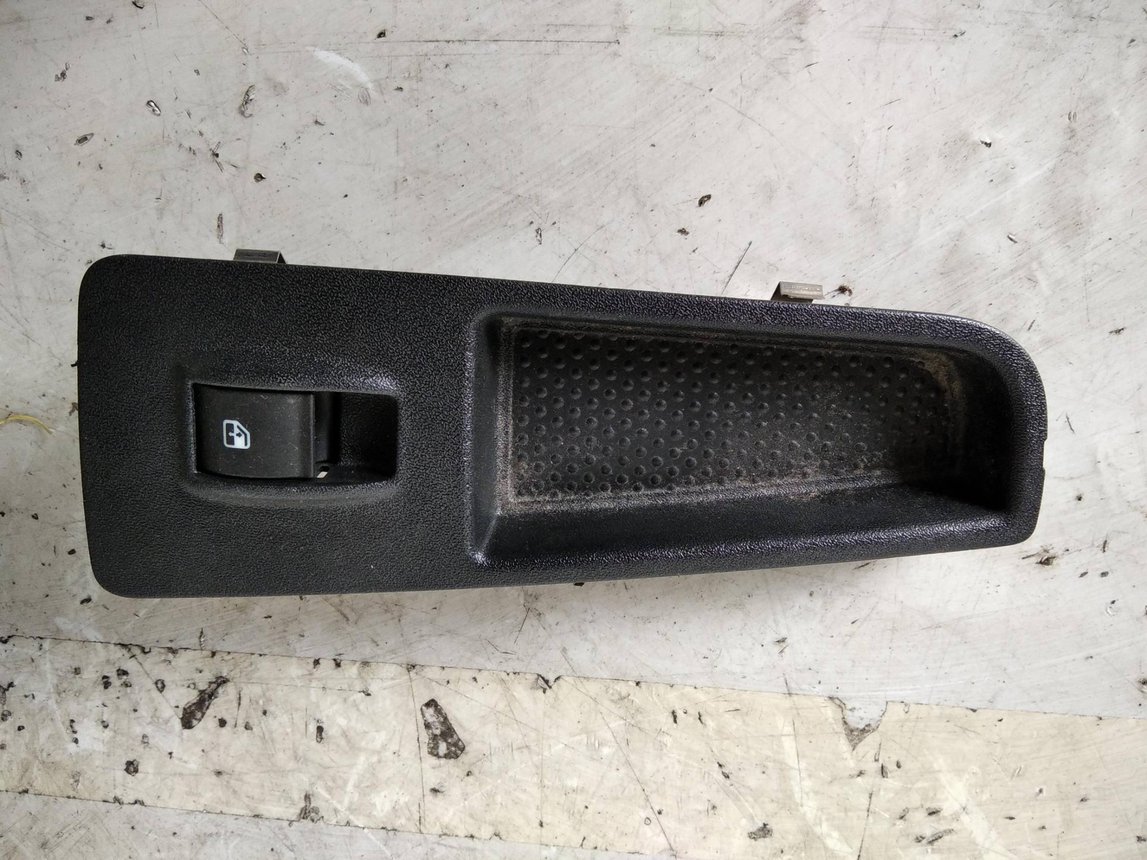 Interruttore alzacristalli porta ant.